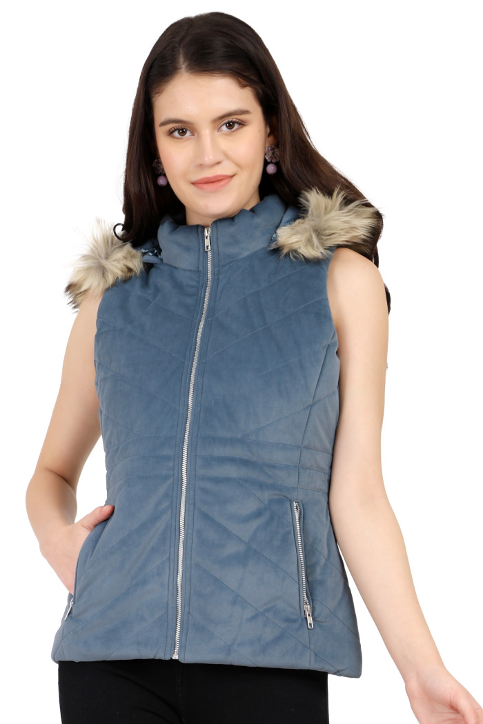 Women’s Half Sleeves Quilted Jacket With Zip Closure in Blue